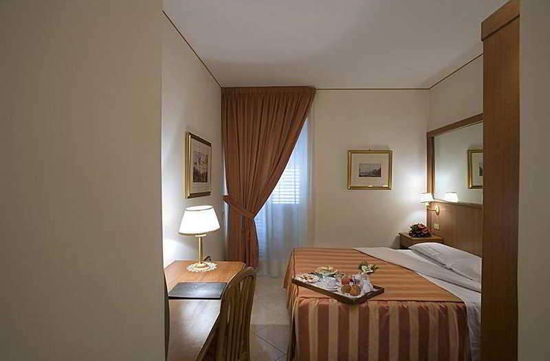 Hotel San Giorgio Neapol Pokoj fotografie